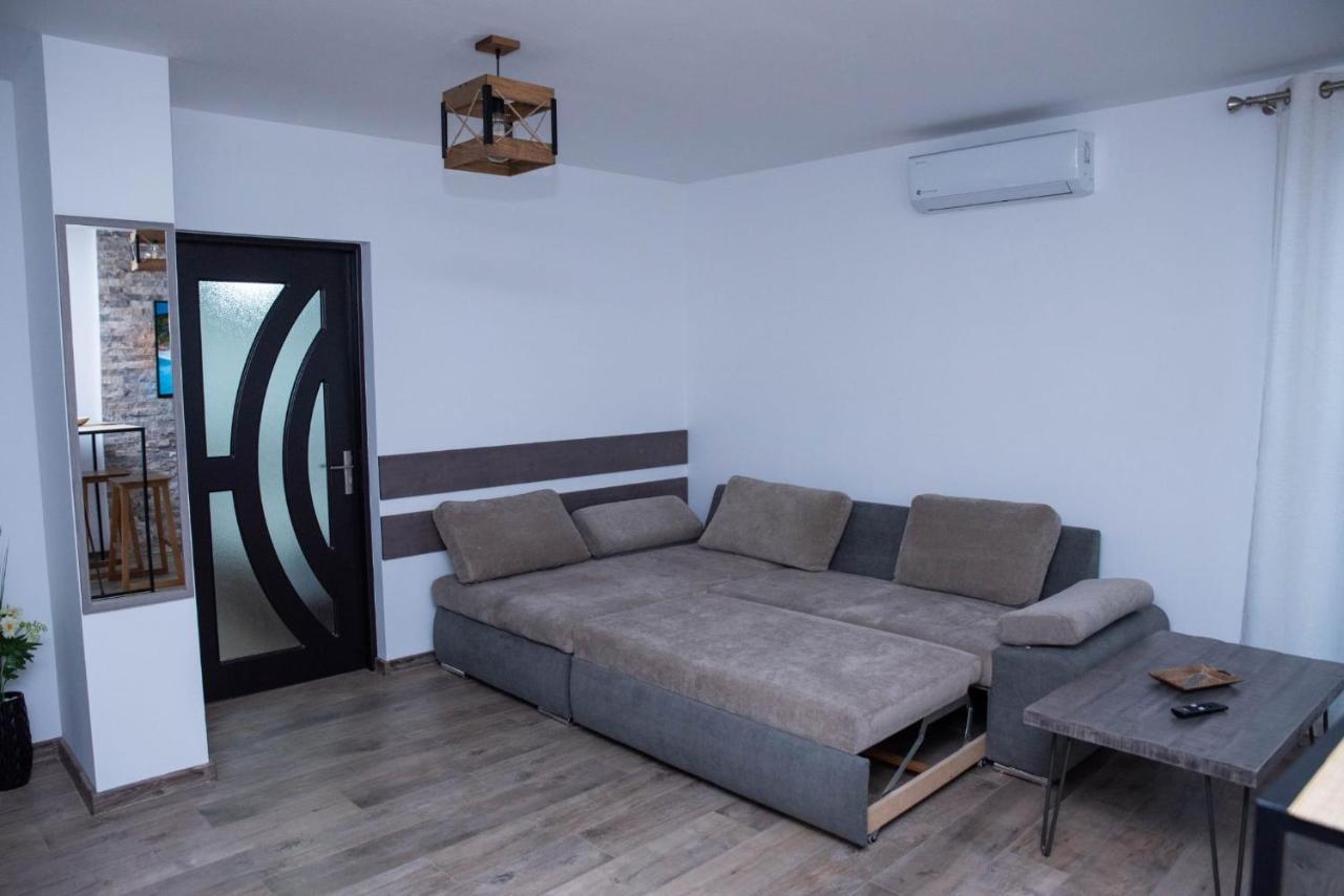 Green Apartments Орадеа Екстериор снимка