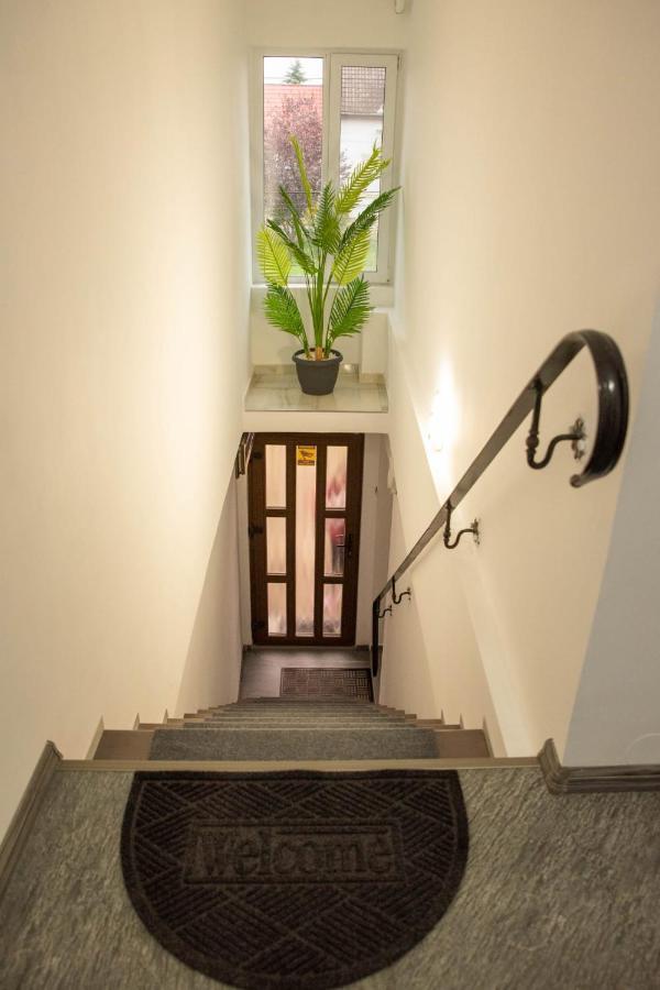 Green Apartments Орадеа Екстериор снимка