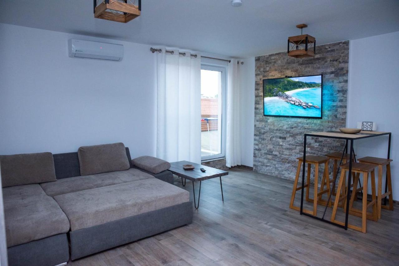 Green Apartments Орадеа Екстериор снимка