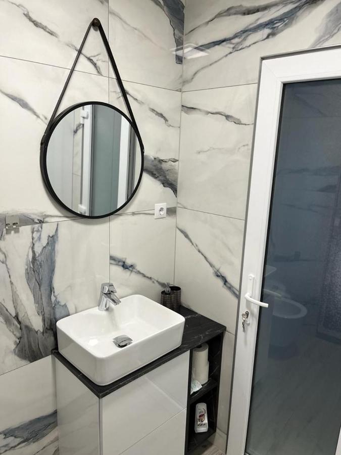 Green Apartments Орадеа Екстериор снимка