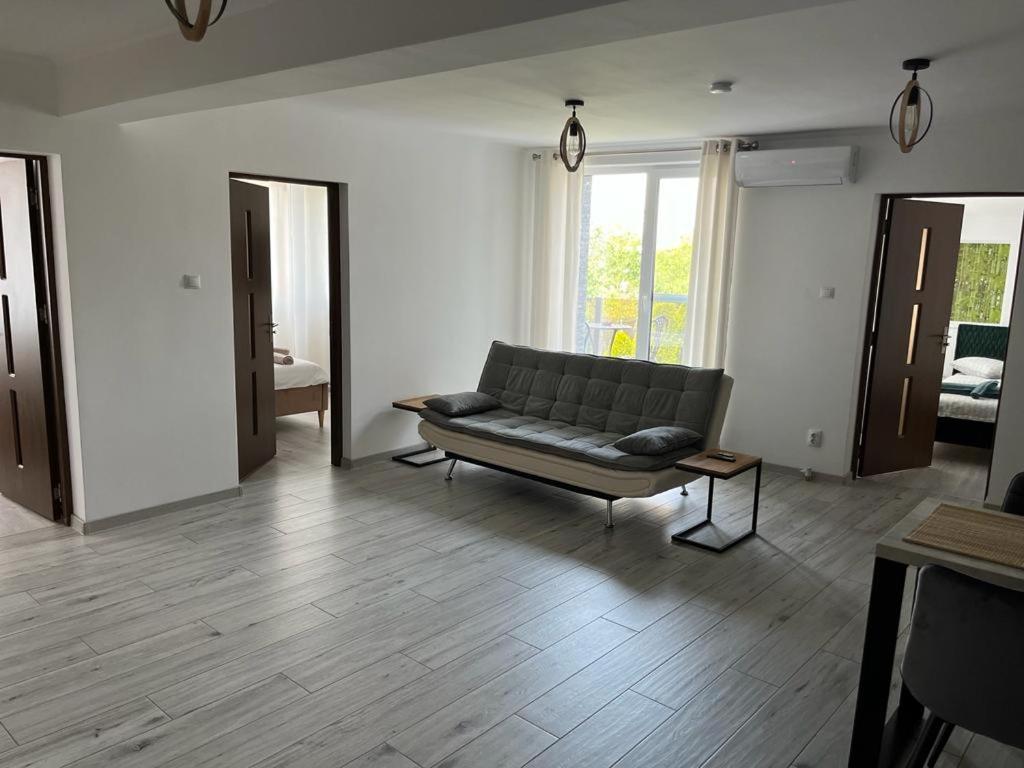 Green Apartments Орадеа Екстериор снимка