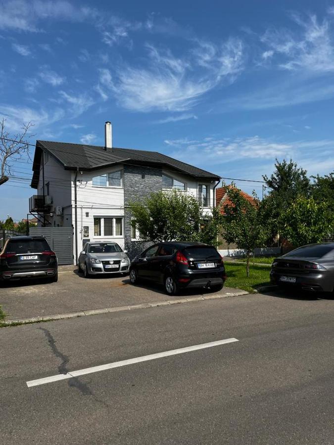 Green Apartments Орадеа Екстериор снимка